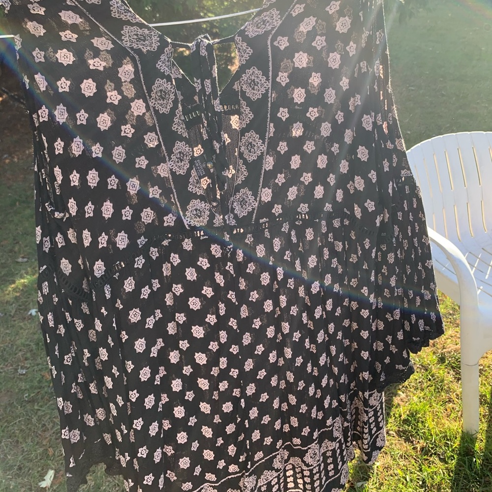 Flowy Blouse - Picture 5 of 5